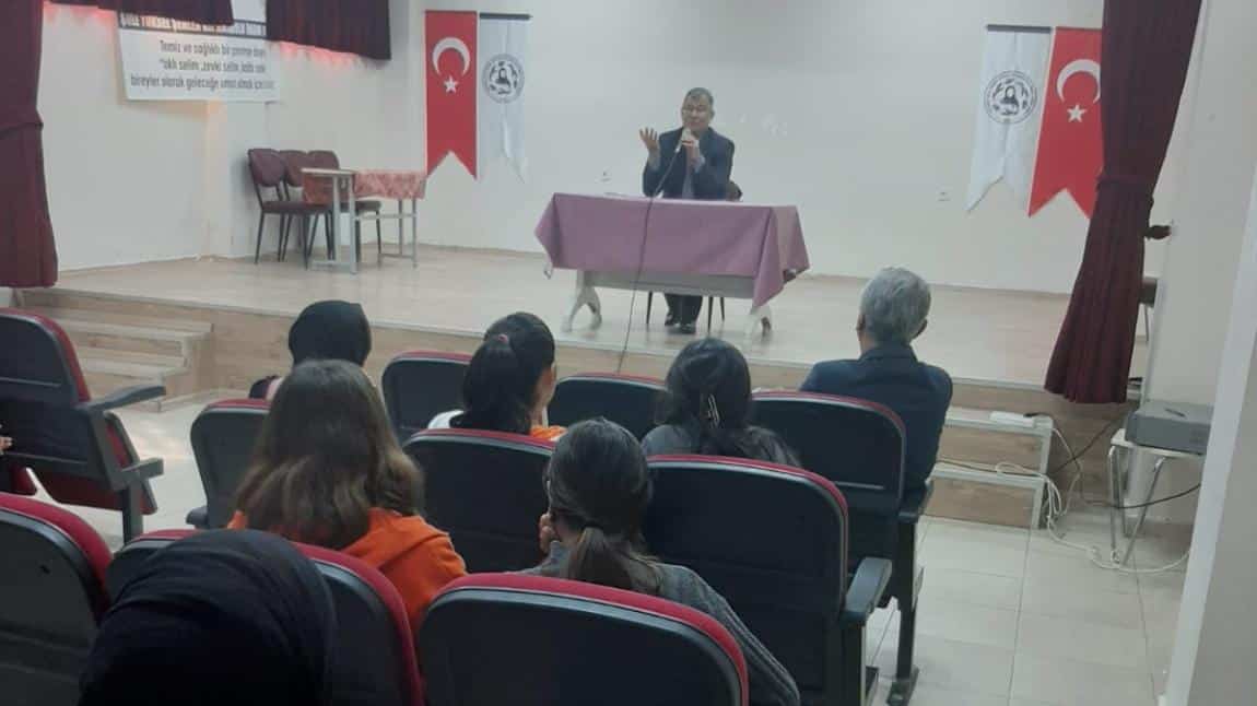 Araştırmacı Yazar Muhammed Zeki Mirzaoğlu Öğrencilerimizle Buluştu